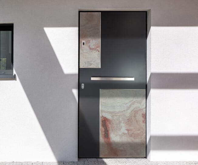 dvere-s-hlinikovym-oplastenim-7