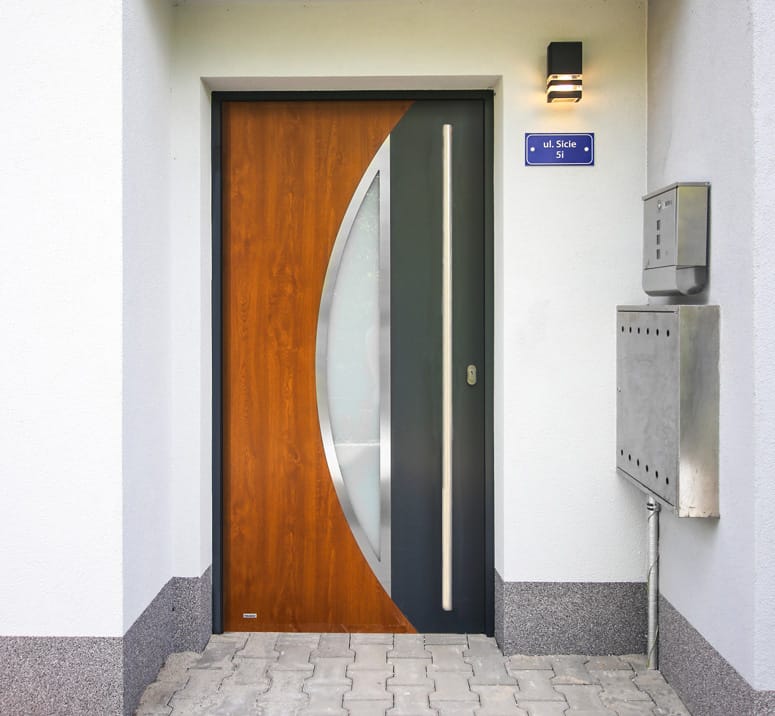 dvere-z-pvc-s-hlinikovym-oplastenim-1